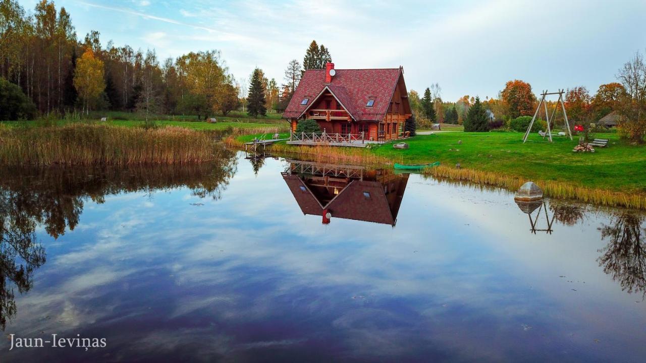 Hotel Jaun-Ievinas Rauna Exteriér fotografie