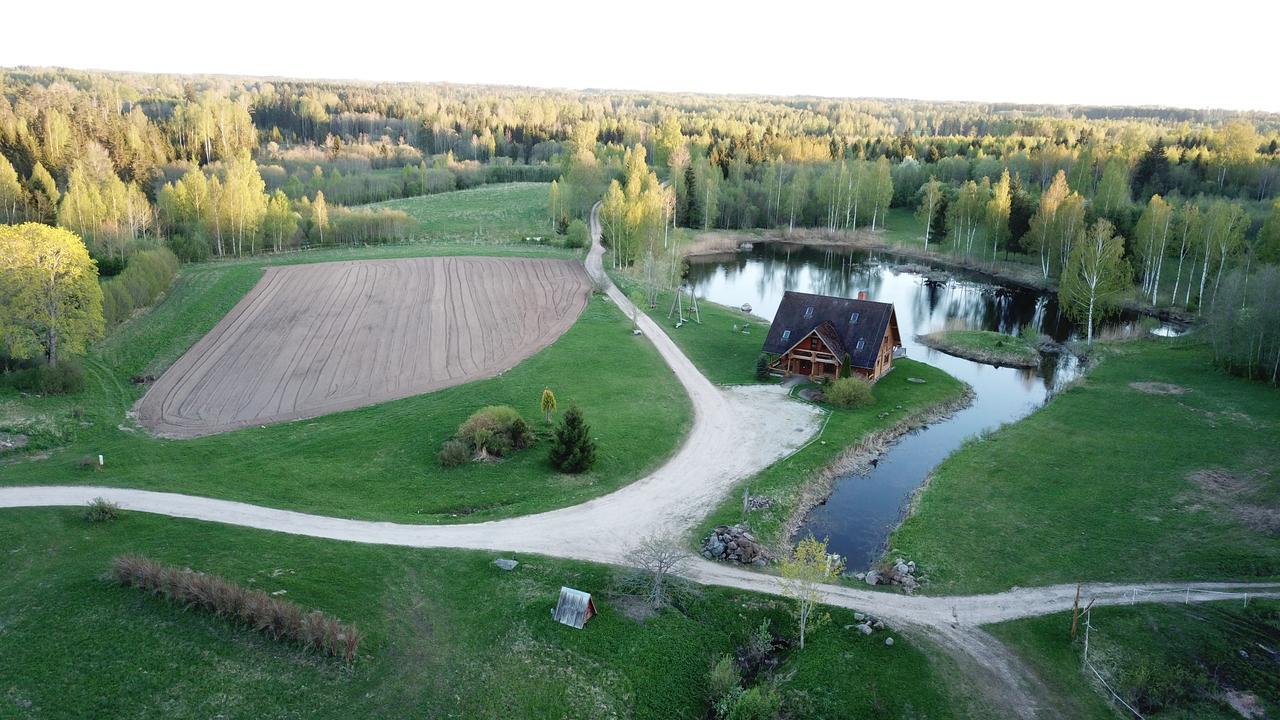 Hotel Jaun-Ievinas Rauna Exteriér fotografie