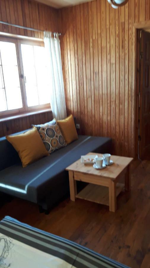 Hotel Jaun-Ievinas Rauna Exteriér fotografie